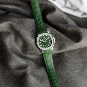 Patek Philippe Aquanaut 5168G-010 Stainless Steel Green Dial Rubber Strap Watch - Image 3