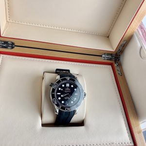 OMEGA Seamaster 300M: Cutting-Edge Dive Watch with Ceramic Tech and Swiss Precision - Image 4