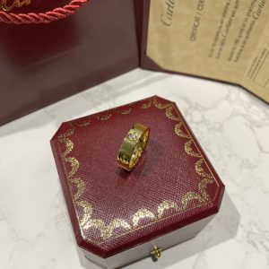 Luxurious 18K Cartier Gold Triangle Diamond Ring, US5-9 - Image 4