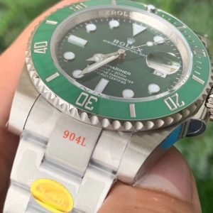 NOOB Rolex Submariner V11 Clone with Advanced Green Bezel - Image 6