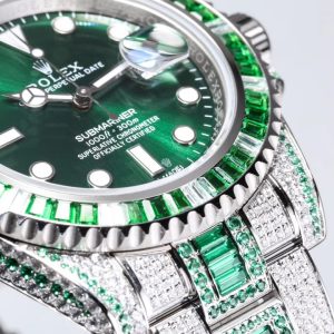 Luxurious Rolex Submariner 904L Steel Diamond-Full Green Bezel Edition - Image 4