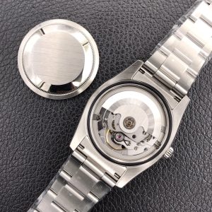 High-Fidelity Rolex Oyster Perpetual 36mm Replica with Swiss Super-Luminova - Image 10