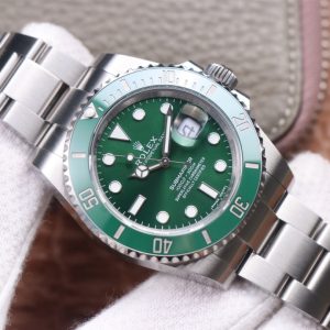 NOOB Rolex Submariner V11 Green Cerachrom Clone with Blue Sapphire and Instant Clasp - Image 3