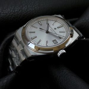 Vacheron Constantin Overseas 4500V/110A-B126 Stainless Steel, Silver Dial, Self-Winding - Image 4