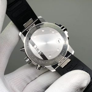 Swiss Made Ocean Chronograph Watch with Automatic Movement and Date Display - Image 9