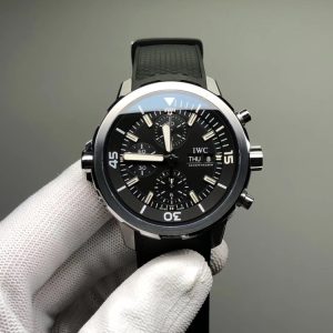 Swiss Made Ocean Chronograph Watch with Automatic Movement and Date Display - Image 3