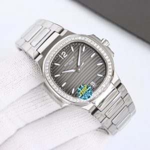 Luxury Patek Philippe Nautilus Watch PP7118, Elegant - Image 8