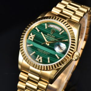 Rolex Day-Date Sunday Dial Green Malachite 36mm Elegance for Aspiring Youth - Image 4