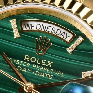 Rolex Day-Date Sunday Dial Green Malachite 36mm Elegance for Aspiring Youth - Image 6