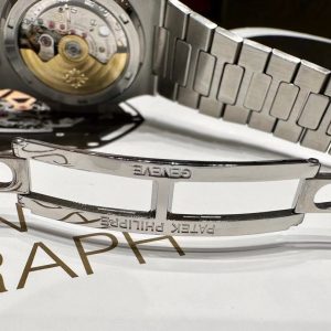 Patek Philippe Nautilus Steel King Classic Design Automatic Movement Watch - Image 9