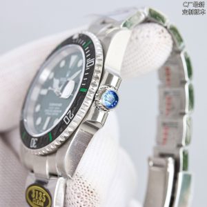 Luxury Custom Carbon Fiber Dive Watch with Automatic Movement and NFC Chip - Image 6